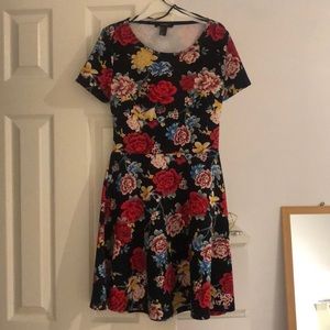 ✨Floral F21 dress✨